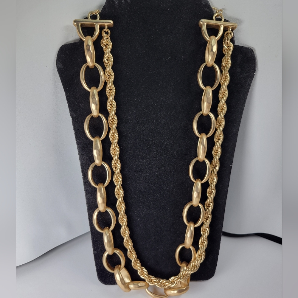 Neckless - Picture 2 of 9
